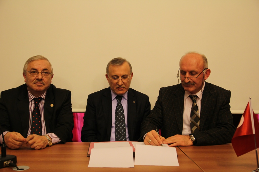 https://ydkbil.fsm.edu.tr/resimler/upload/Yonetici-Denetci-ve-Son-Kullanici-Bilisim-Akademisi-Acilisi-Gerceklestirildi-10280114.jpg