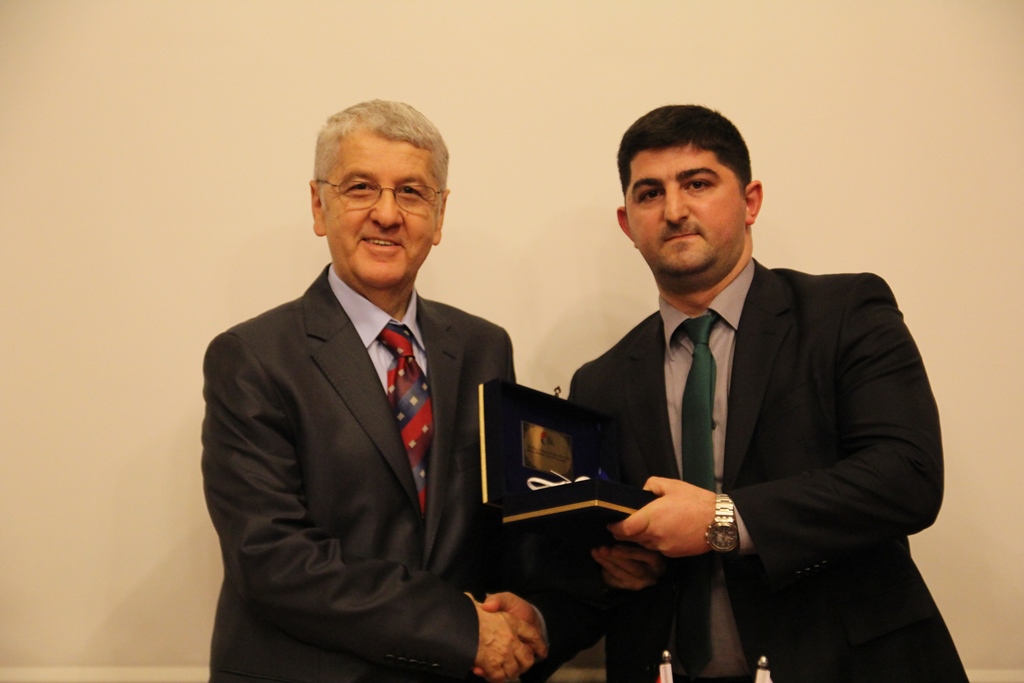 https://ydkbil.fsm.edu.tr/resimler/upload/Yonetici-Denetci-ve-Son-Kullanici-Bilisim-Akademisi-Acilisi-Gerceklestirildi-13280114.jpg